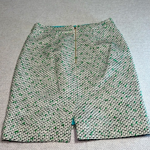 Kate Spade Skirt. Size 8 - Picture 2 of 7